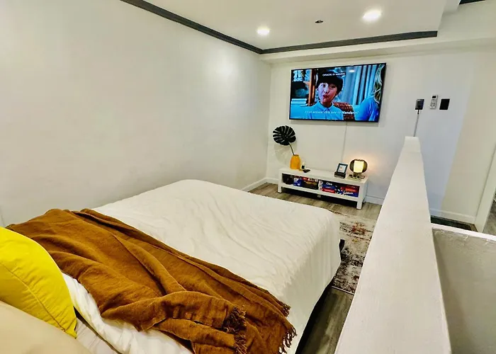 Loft & Lounge